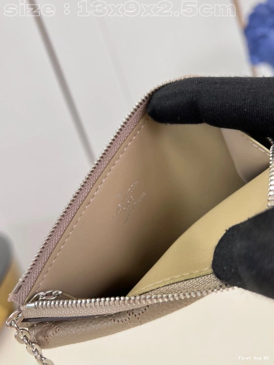 First bag CARD LOUIS RECTO VERSO VUITTON HOLDER 0727